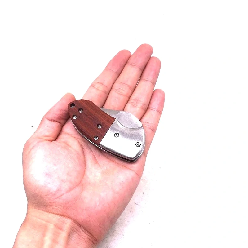 KAPESNÍ ZAVÍRACÍ NŮŽ NA PŘEŽITÍ