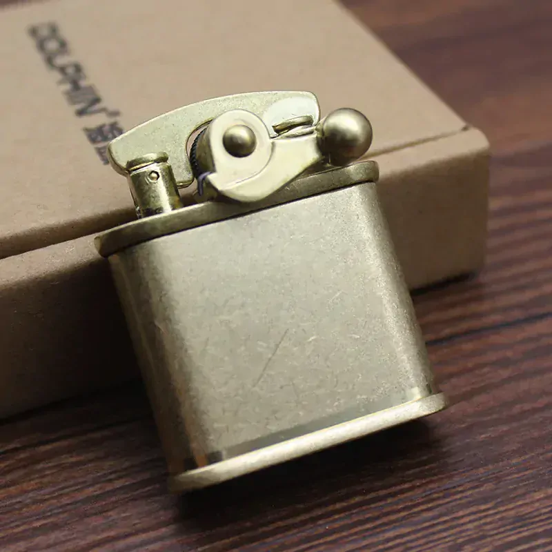 Unikátní  Retro Vintage Benzinový ZAPALOVAČ