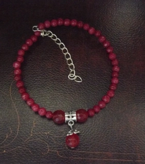 Krásný NÁRAMEK Rubínově červené KAMÍNKY