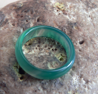 PRSTEN - KRÁSNÝ MALAYSKÝ JADEIT