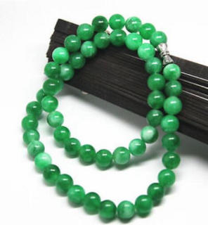 KRÁSNÝ NÁHRDELNÍK JZELENÝ JADEIT