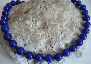 NÁHRDELNÍK SAFÍROVÝ 12mm